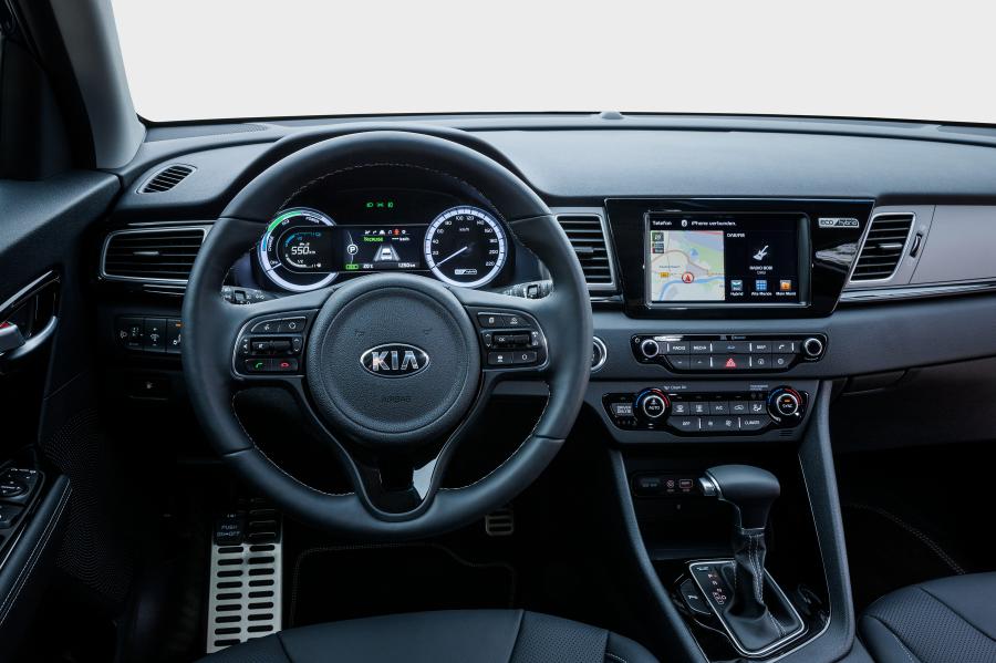 Панель приборов Kia Niro 2016 года  (WW) (фото 5 из 40)